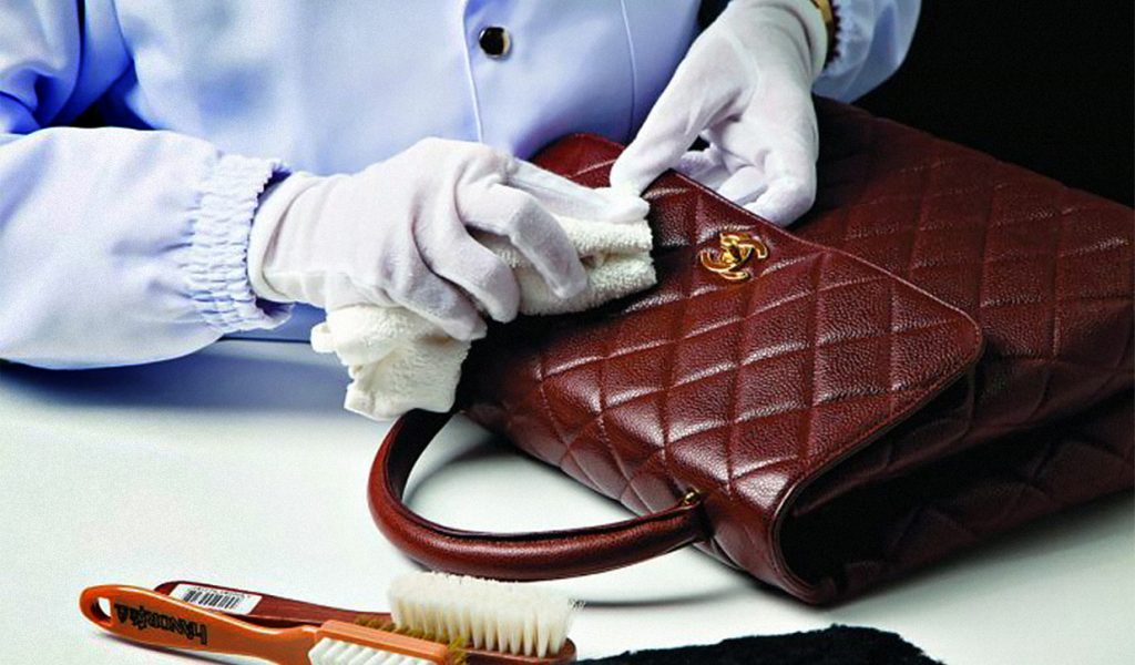 10 steps to clean leather bag at home 1024x600